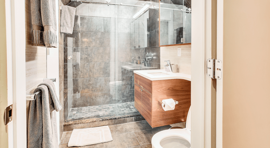 Upper Level Bathroom at Tesoro Apartment in Manhattan By Sudha